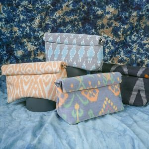 Putu Ikat Clutch